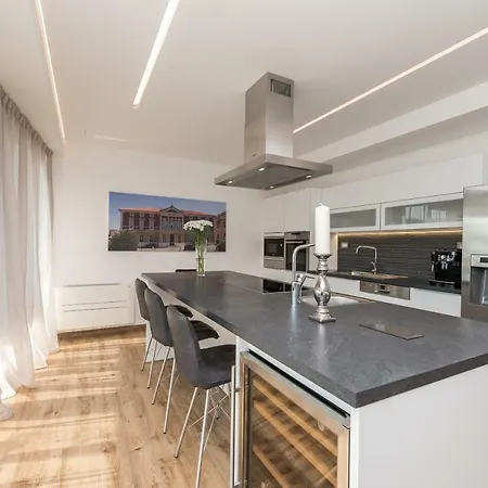 Apartment Luxury Penthouse Cosmacendi