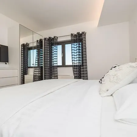 Apartment Luxury Penthouse Cosmacendi