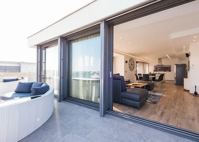 Luxury Penthouse Cosmacendi 아파트 자다르