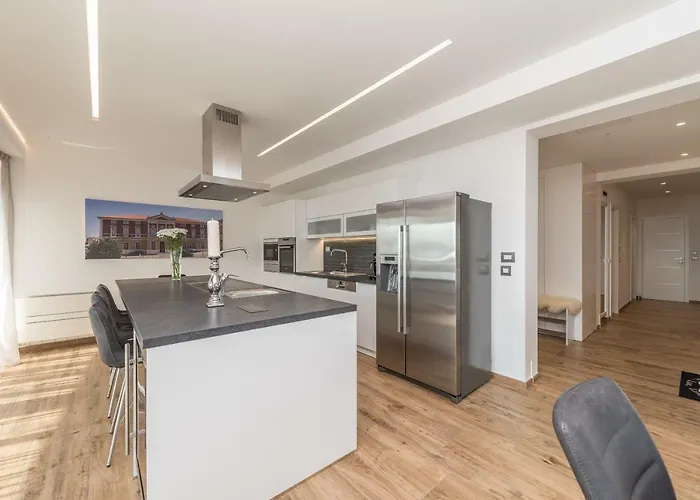 Luxury Penthouse Cosmacendi * זאדאר