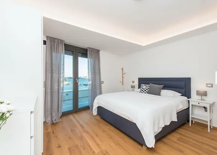 Luxury Penthouse Cosmacendi דירה *