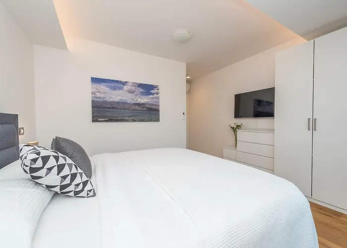 Luxury Penthouse Cosmacendi 자다르