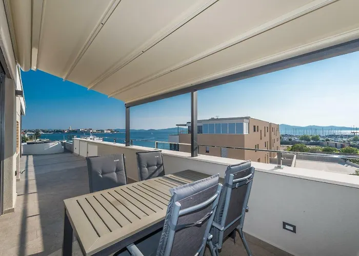 Luxury Penthouse Cosmacendi דירה *